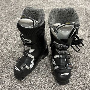 Nordica Ski Boots  Size 24.5 women’s ski boots